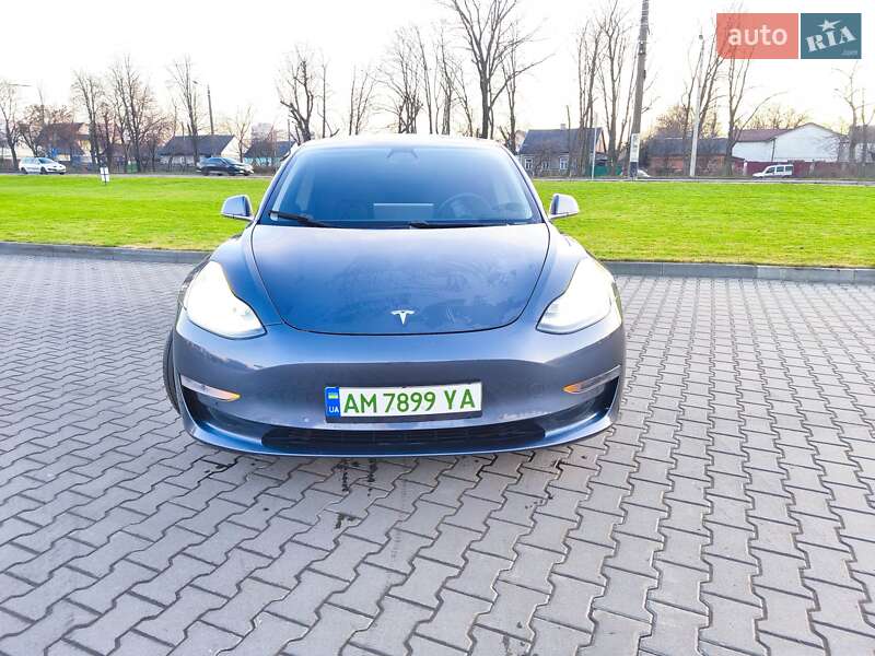 Седан Tesla Model 3 2020 в Житомире