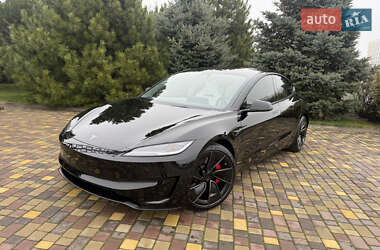 Седан Tesla Model 3 2025 в Дніпрі