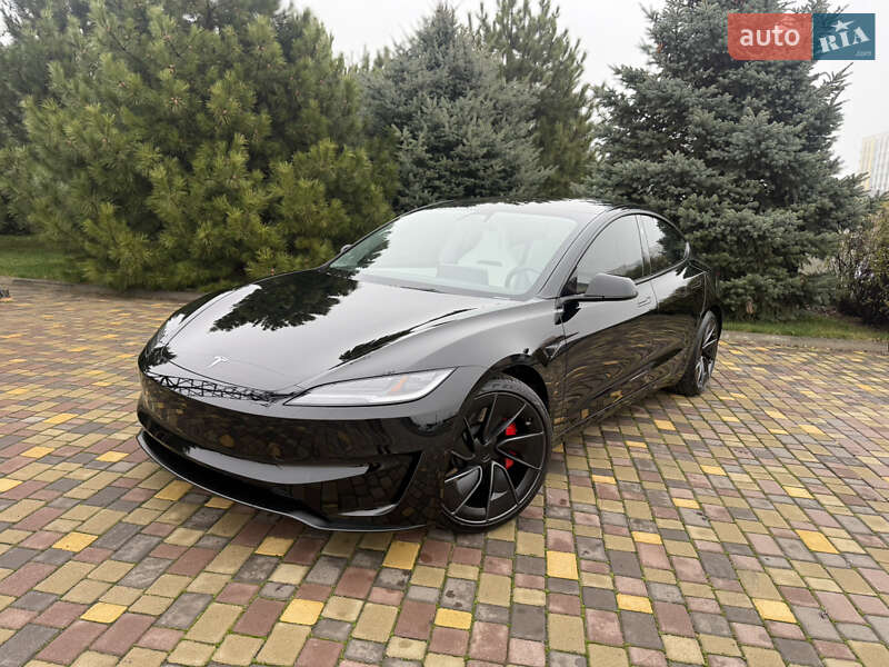 Седан Tesla Model 3 2025 в Днепре