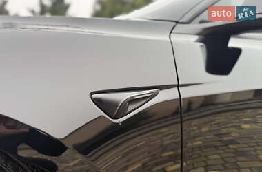 Седан Tesla Model 3 2025 в Дніпрі