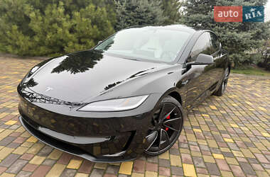 Седан Tesla Model 3 2025 в Дніпрі