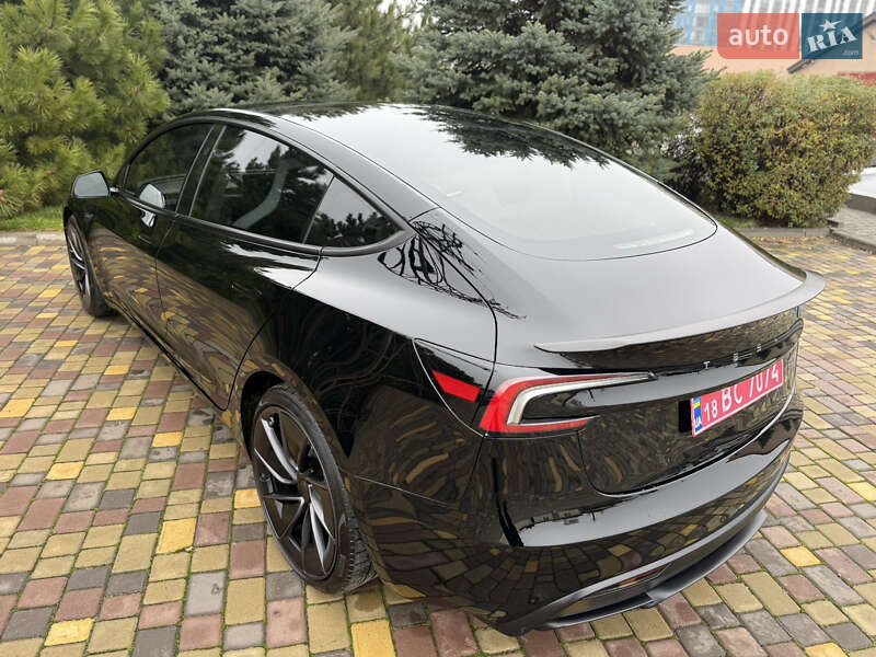 Седан Tesla Model 3 2025 в Днепре