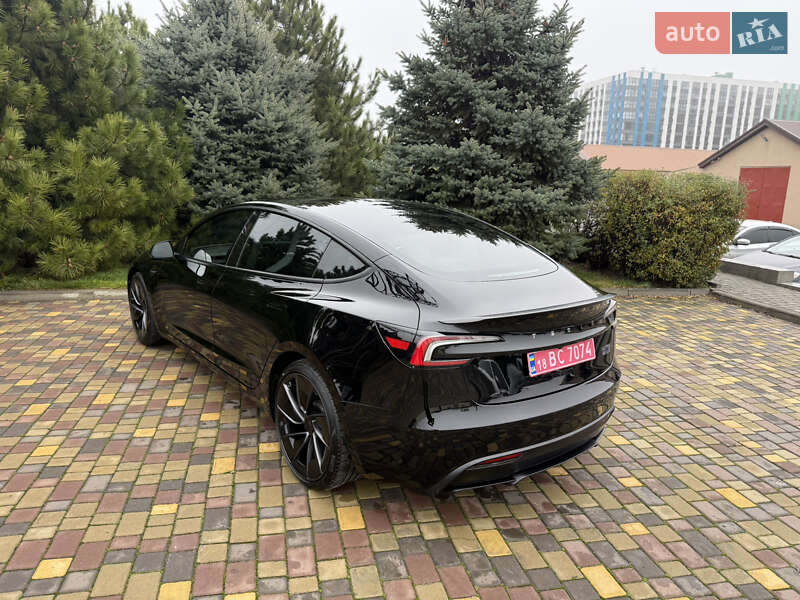 Седан Tesla Model 3 2025 в Днепре