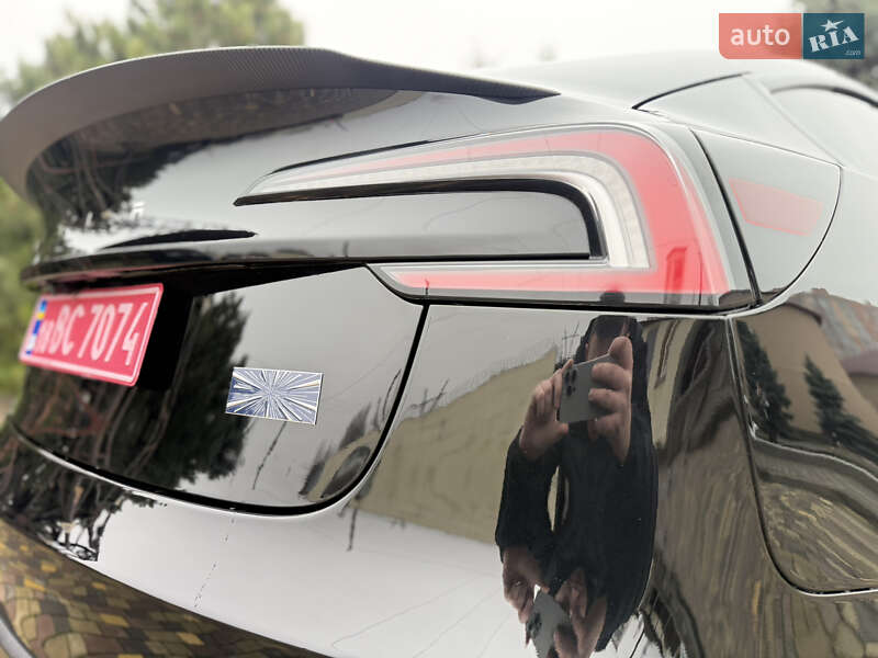 Седан Tesla Model 3 2025 в Днепре