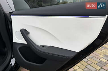 Седан Tesla Model 3 2025 в Днепре