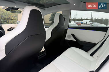 Седан Tesla Model 3 2025 в Дніпрі
