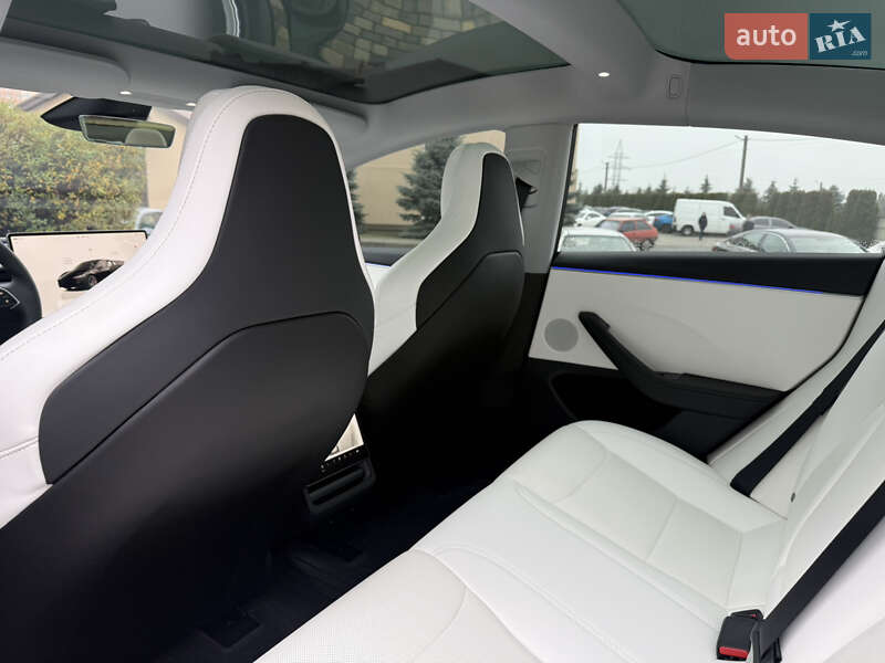 Седан Tesla Model 3 2025 в Днепре