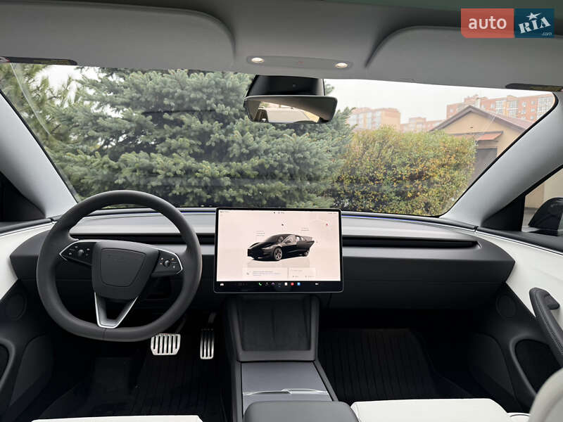 Седан Tesla Model 3 2025 в Днепре