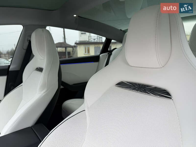 Седан Tesla Model 3 2025 в Днепре