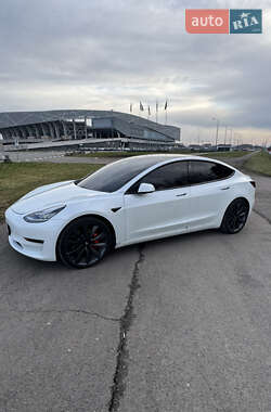 Седан Tesla Model 3 2020 в Львові