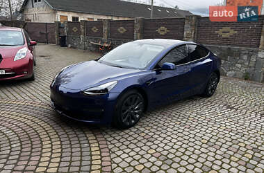 Седан Tesla Model 3 2022 в Львові