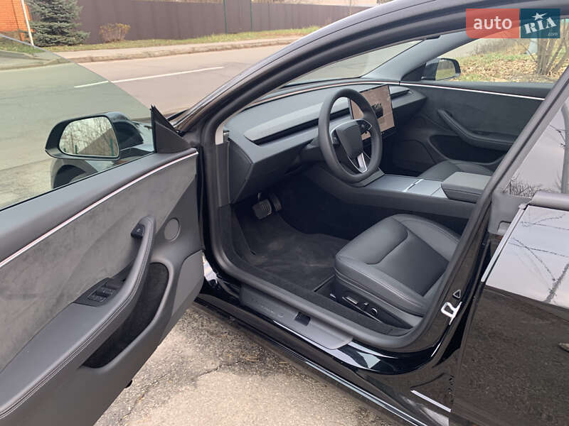 Седан Tesla Model 3 2024 в Киеве