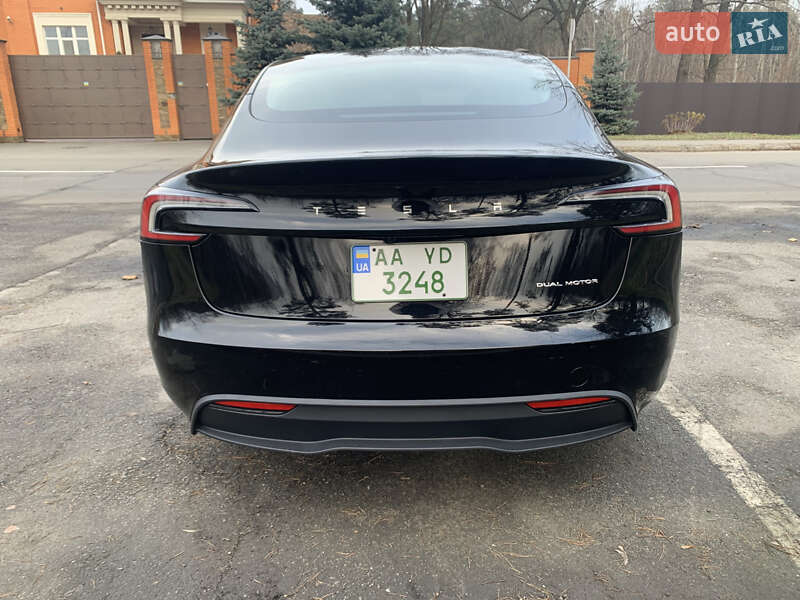 Седан Tesla Model 3 2024 в Киеве