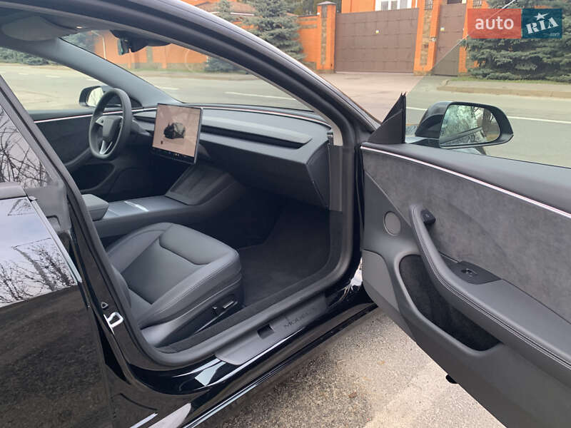 Седан Tesla Model 3 2024 в Киеве