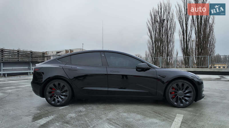 Седан Tesla Model 3 2020 в Киеве