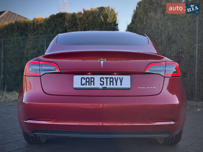 Седан Tesla Model 3 2023 в Стрые