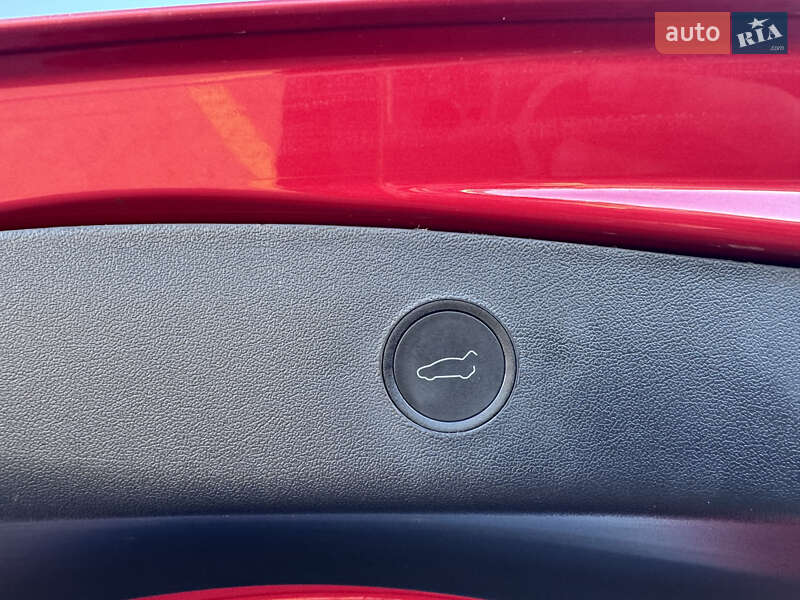 Седан Tesla Model 3 2023 в Стрые