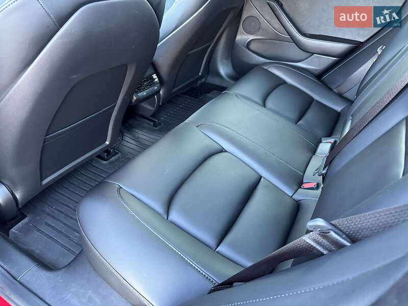Седан Tesla Model 3 2023 в Стрые