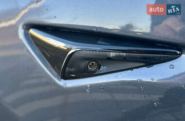 Седан Tesla Model 3 2022 в Стрые
