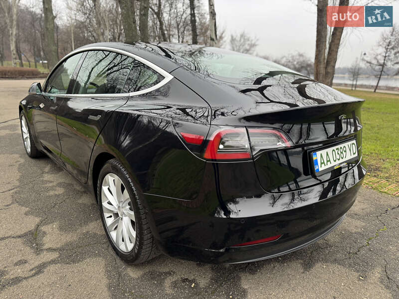 Седан Tesla Model 3 2019 в Киеве