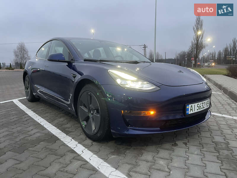 Седан Tesla Model 3 2022 в Киеве