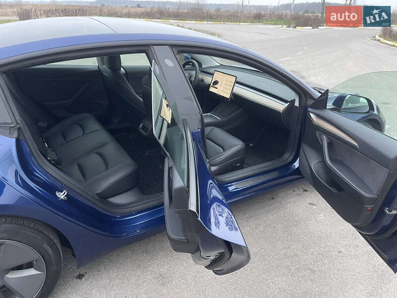 Седан Tesla Model 3 2022 в Киеве