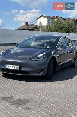 Седан Tesla Model 3 2019 в Киеве