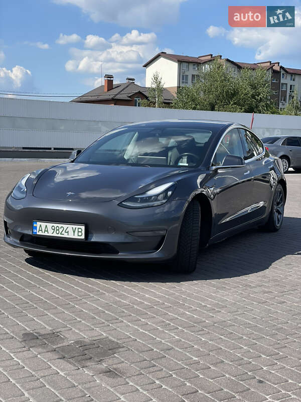 Седан Tesla Model 3 2019 в Киеве
