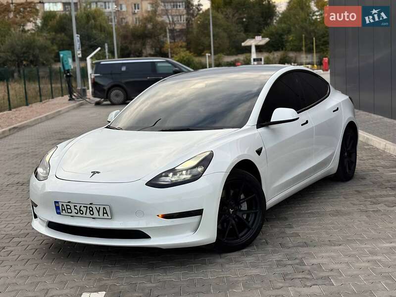 Седан Tesla Model 3 2022 в Кривом Роге