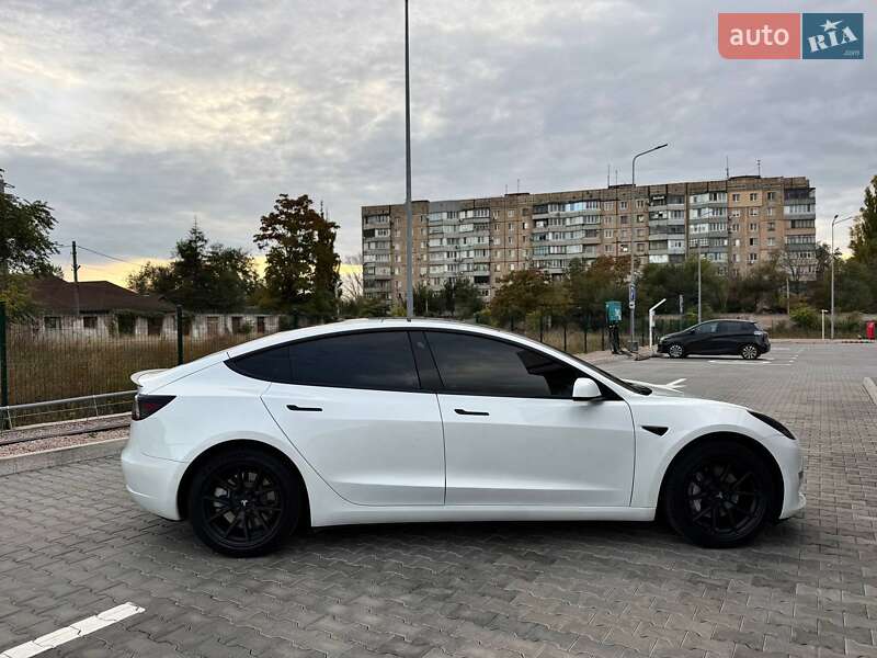 Седан Tesla Model 3 2022 в Кривом Роге