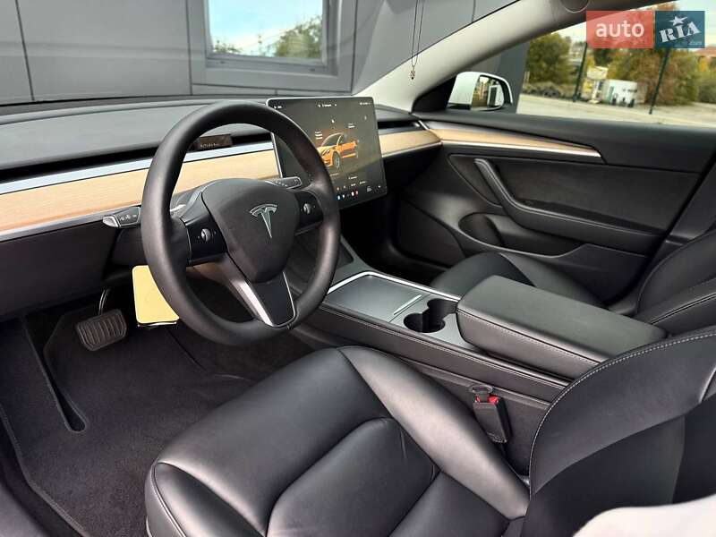 Седан Tesla Model 3 2022 в Кривом Роге