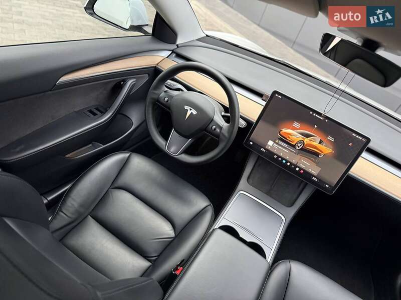 Седан Tesla Model 3 2022 в Кривом Роге