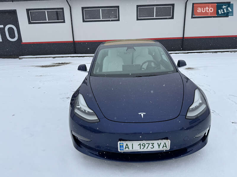 Седан Tesla Model 3 2018 в Киеве
