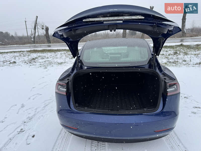 Седан Tesla Model 3 2018 в Киеве