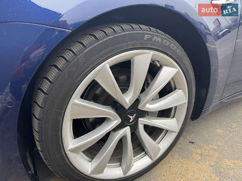 Седан Tesla Model 3 2018 в Киеве
