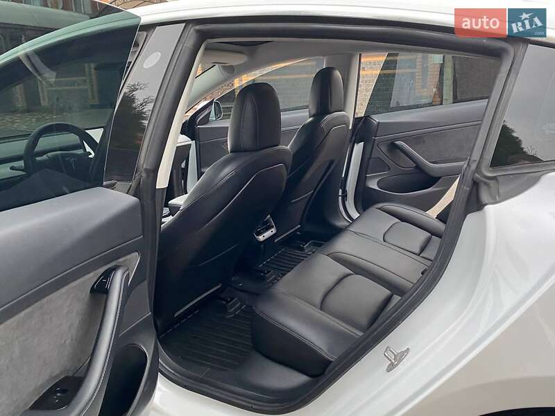 Седан Tesla Model 3 2019 в Белой Церкви