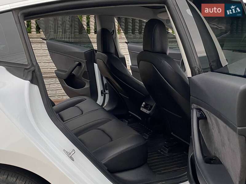 Седан Tesla Model 3 2019 в Белой Церкви