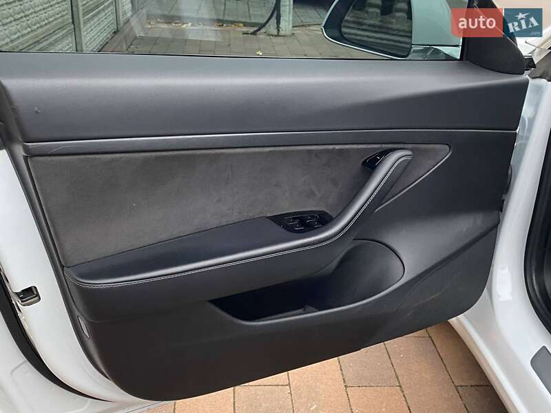 Седан Tesla Model 3 2019 в Белой Церкви