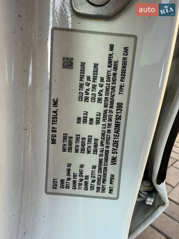 Седан Tesla Model 3 2021 в Луцке