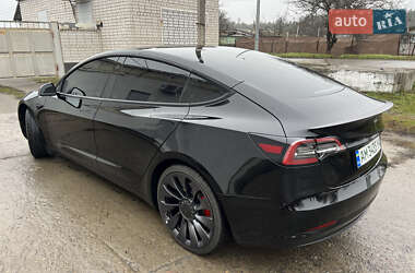 Седан Tesla Model 3 2022 в Кременчуці