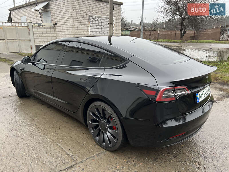 Седан Tesla Model 3 2022 в Кременчуге