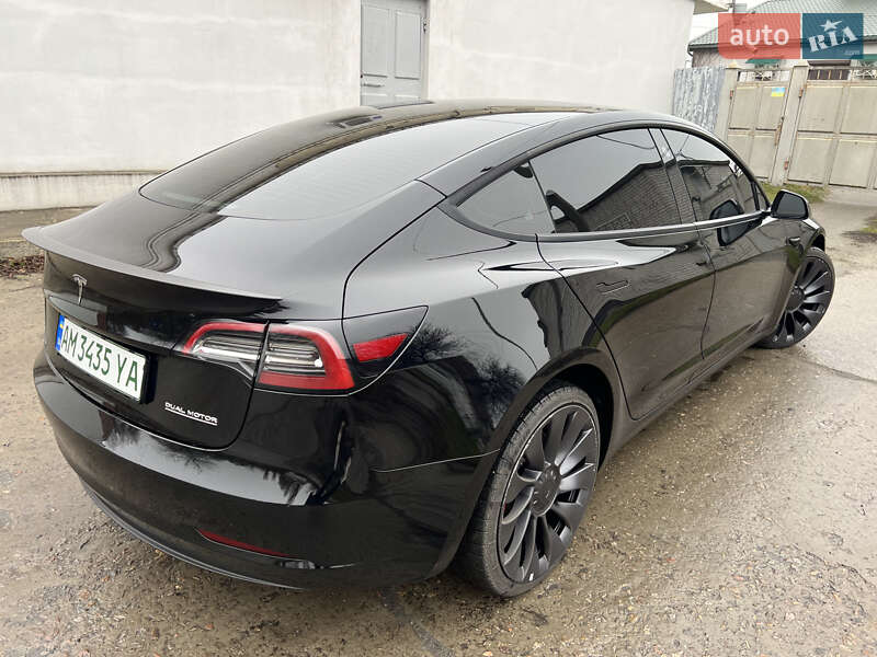 Седан Tesla Model 3 2022 в Кременчуге