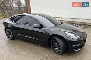 Седан Tesla Model 3 2022 в Кременчуці