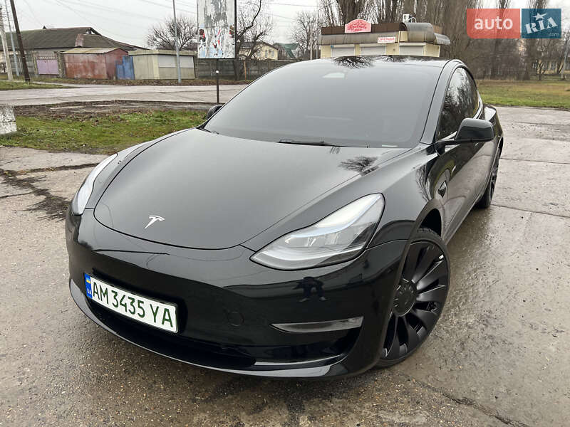 Седан Tesla Model 3 2022 в Кременчуге