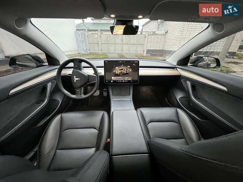 Седан Tesla Model 3 2022 в Кременчуге