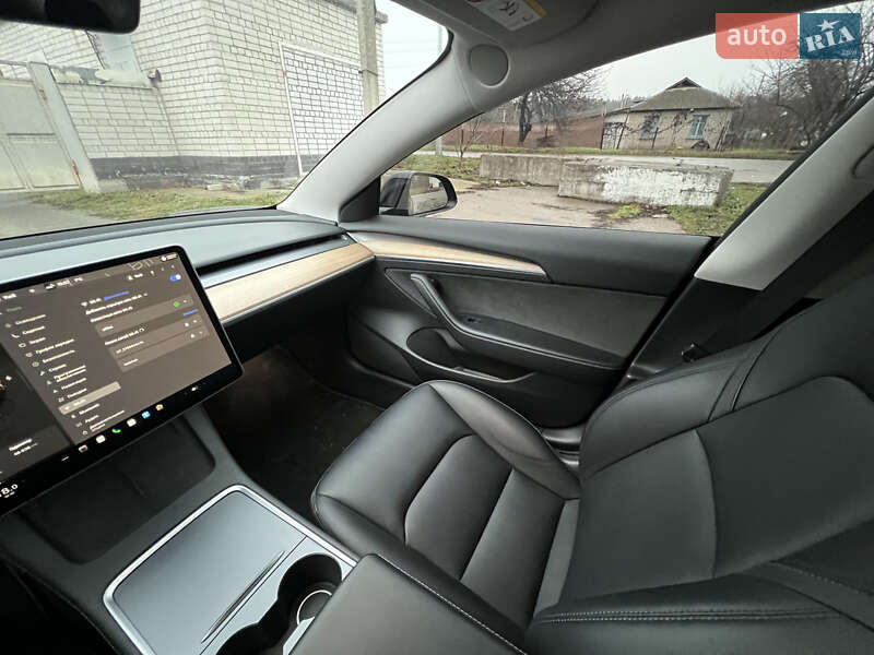 Седан Tesla Model 3 2022 в Кременчуге