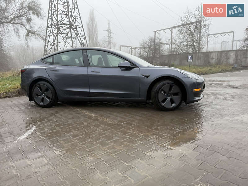 Седан Tesla Model 3 2023 в Хмельницком