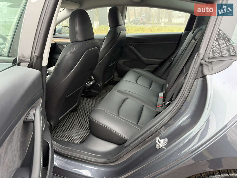 Седан Tesla Model 3 2023 в Хмельницком