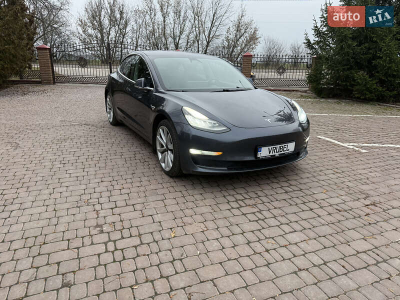 Седан Tesla Model 3 2019 в Киеве