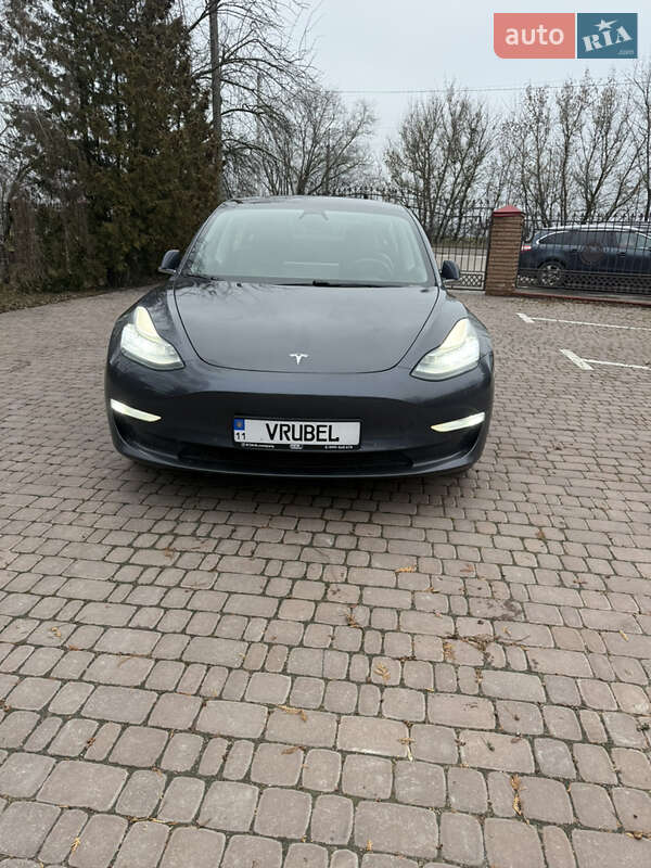 Седан Tesla Model 3 2019 в Киеве